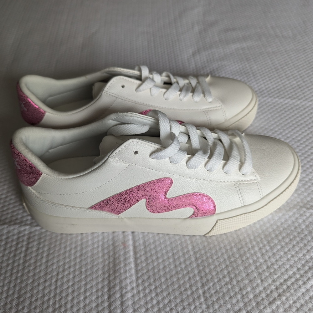 Blowfish Malibu Vice Girls White and Pink Size 6.